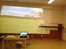 Haulikkosimulaattorille taustakuva seinällä